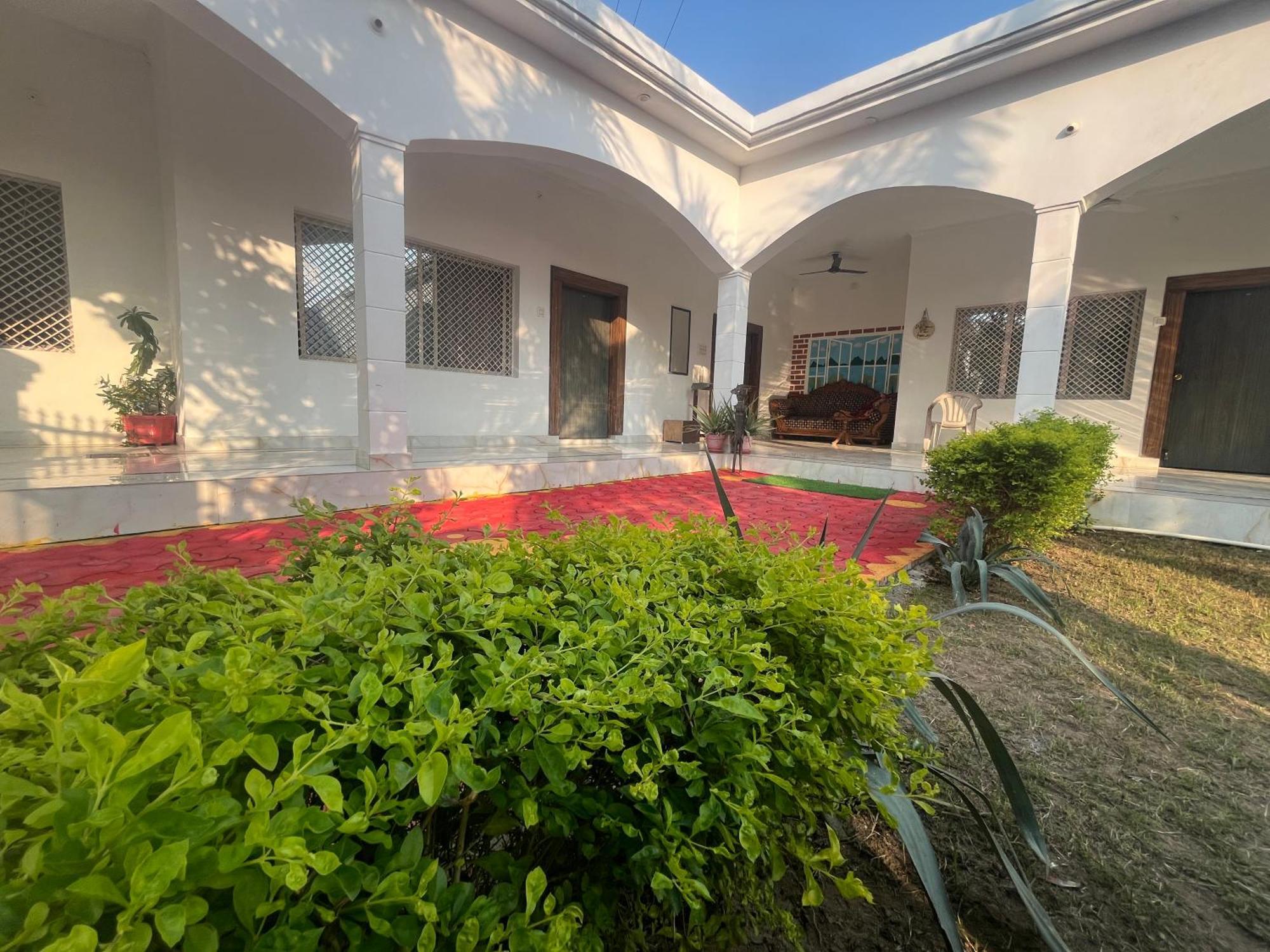 Sunrise Bed & Breakfast Khadzsuráhó Kültér fotó