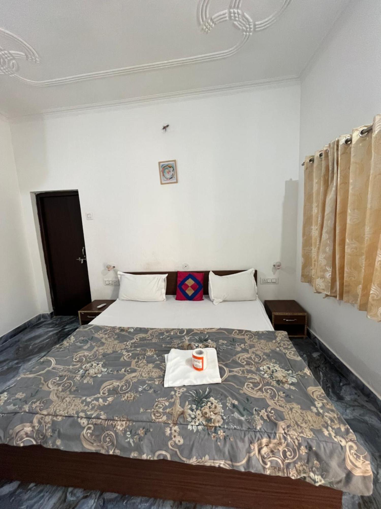 Sunrise Bed & Breakfast Khadzsuráhó Kültér fotó