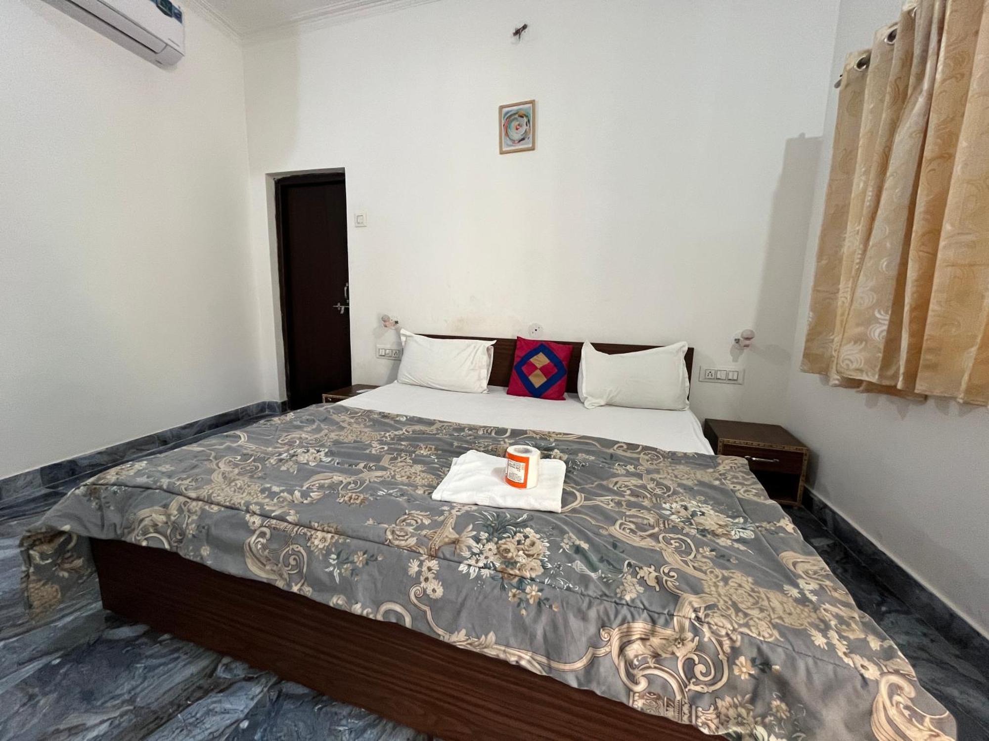 Sunrise Bed & Breakfast Khadzsuráhó Kültér fotó