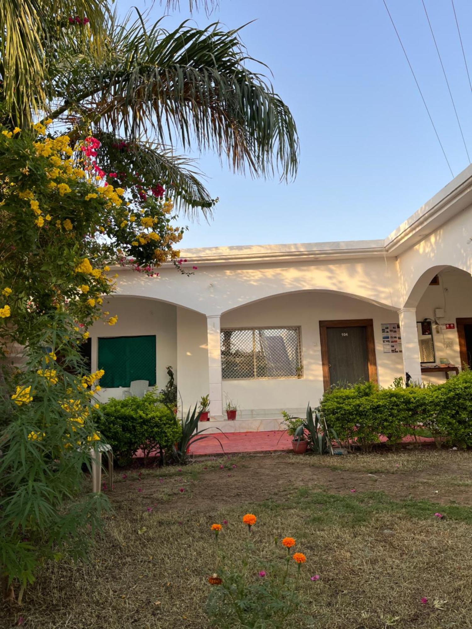 Sunrise Bed & Breakfast Khadzsuráhó Kültér fotó